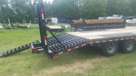 Used 2023 Kaufman Trailers 25+5 Gooseneck Deckover Trailer