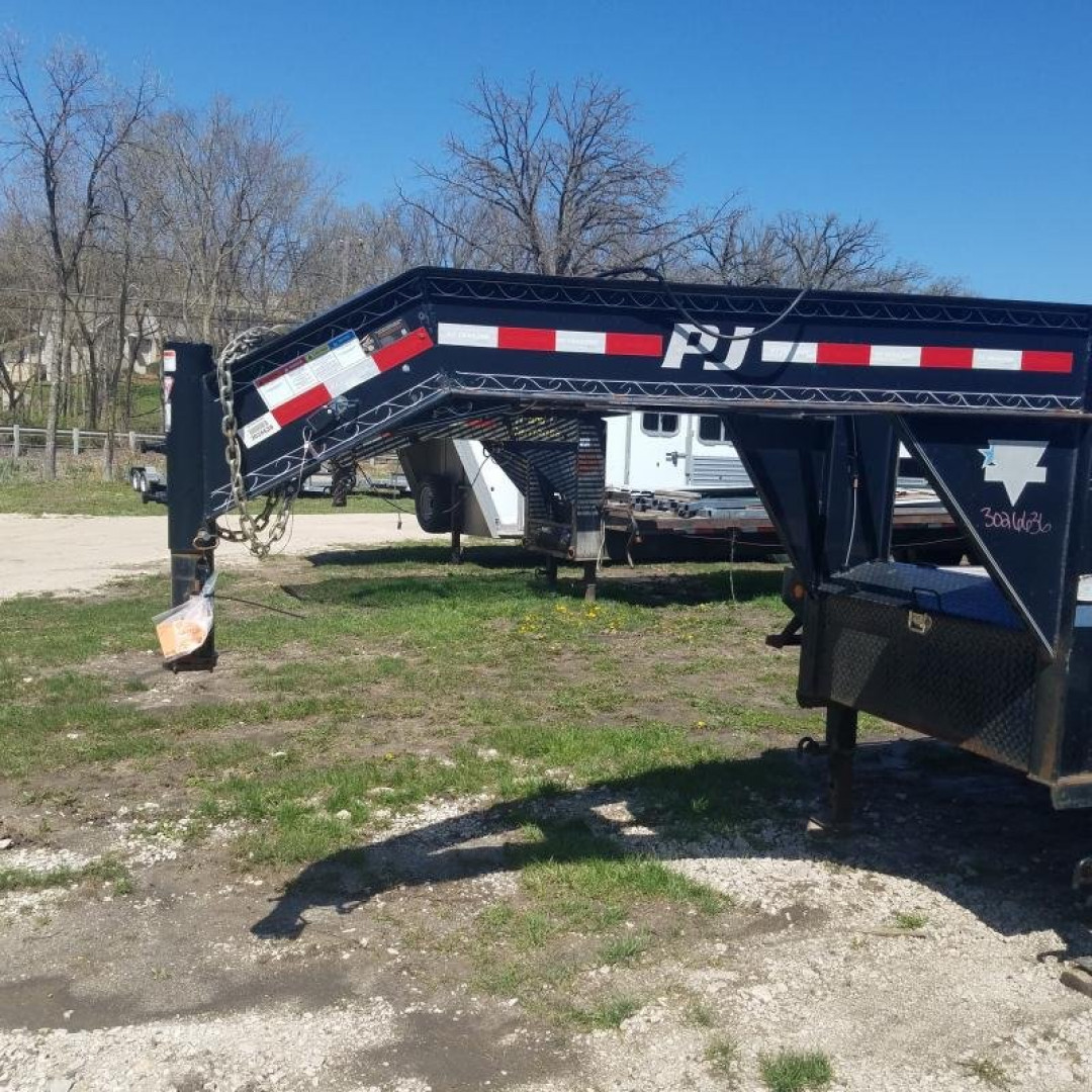 Used 2018 PJ Trailers 8.5 x 27+5 Deckover Gooseneck 20K Equipment Trailer