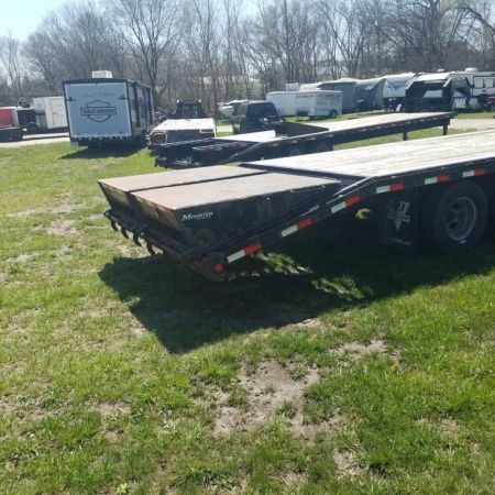 Used 2018 PJ Trailers 8.5 x 27+5 Deckover Gooseneck 20K Equipment Trailer