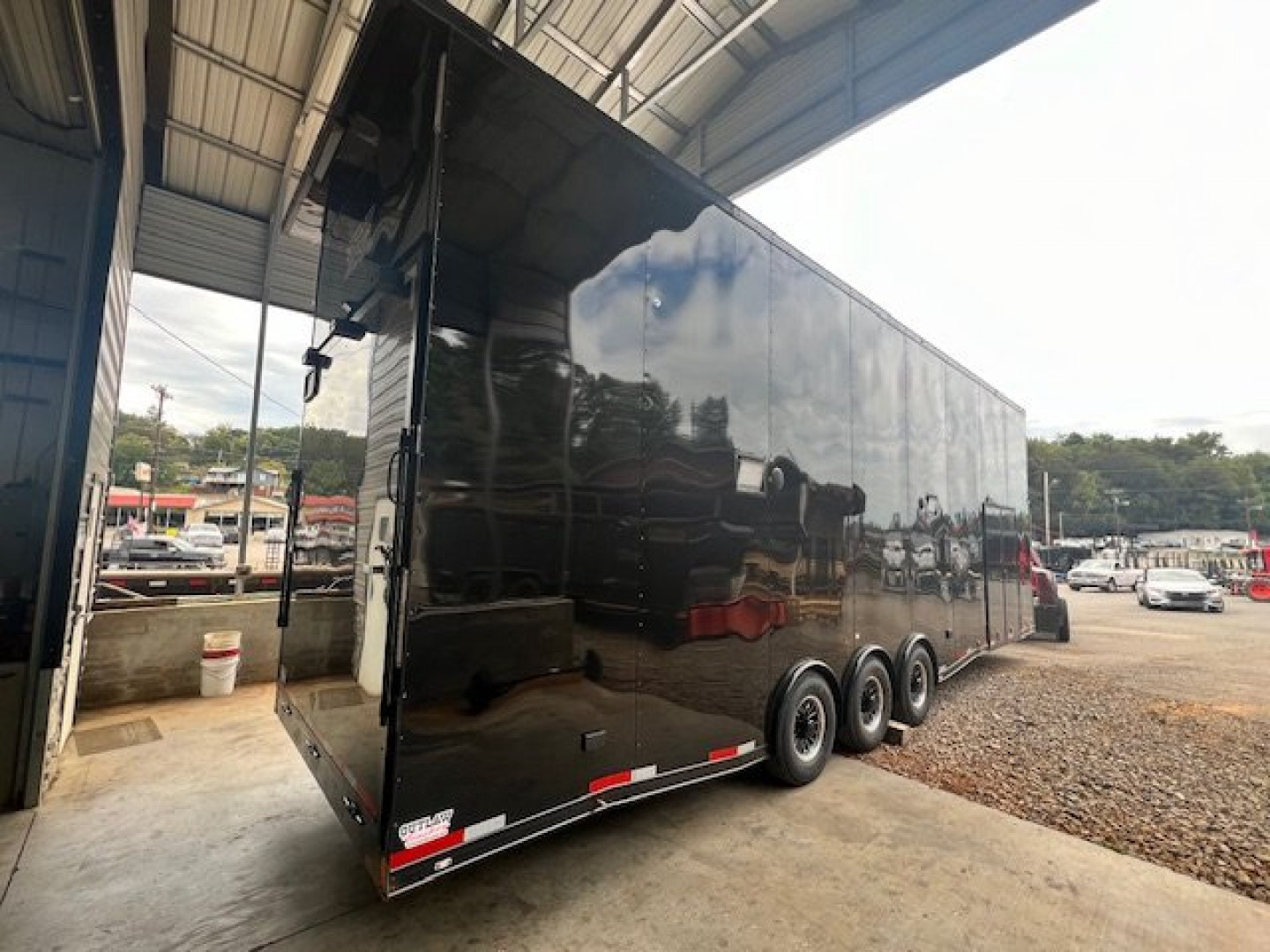 New 2025 Outlaw Trailers 8.5x32 Stacker Race Trailer Car / Racing Trailer