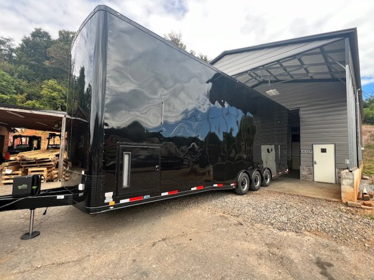 New 2025 Outlaw Trailers 8.5x32 Stacker Race Trailer Car / Racing Trailer