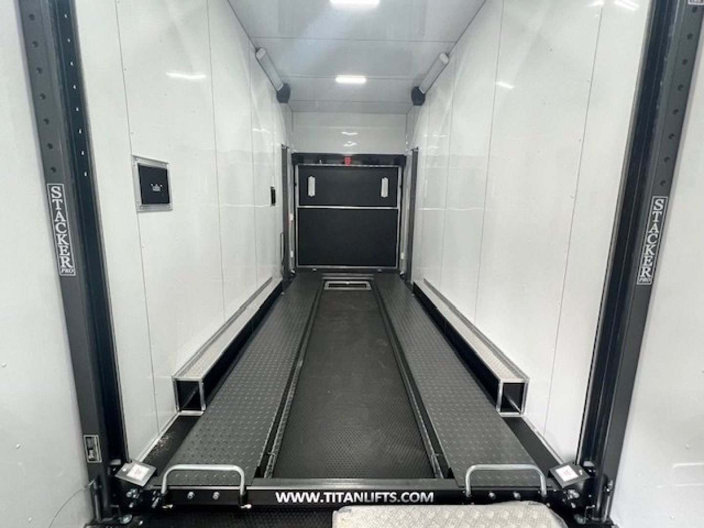 New 2025 Outlaw Trailers 8.5x32 Stacker Race Trailer Car / Racing Trailer