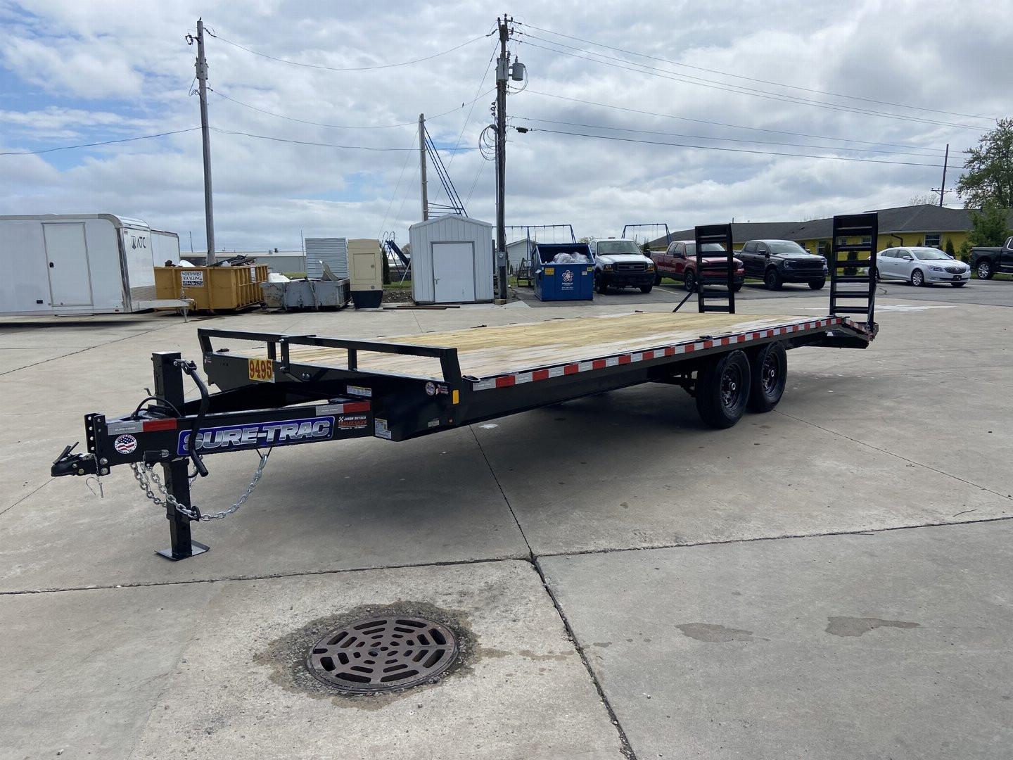 New Sure-Trac 20' (+4) Beavertail Deckover Trailer