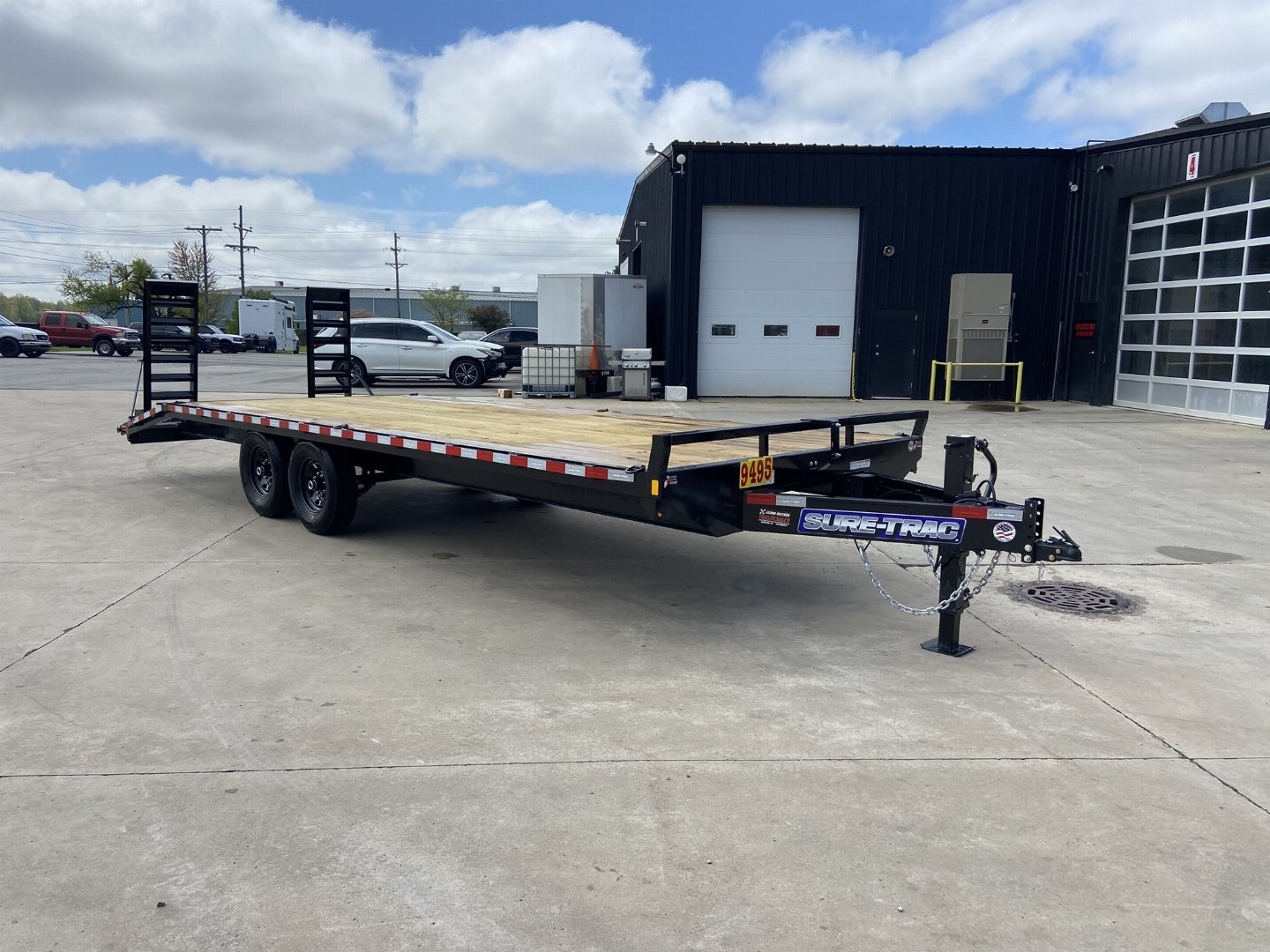 New Sure-Trac 20' (+4) Beavertail Deckover Trailer