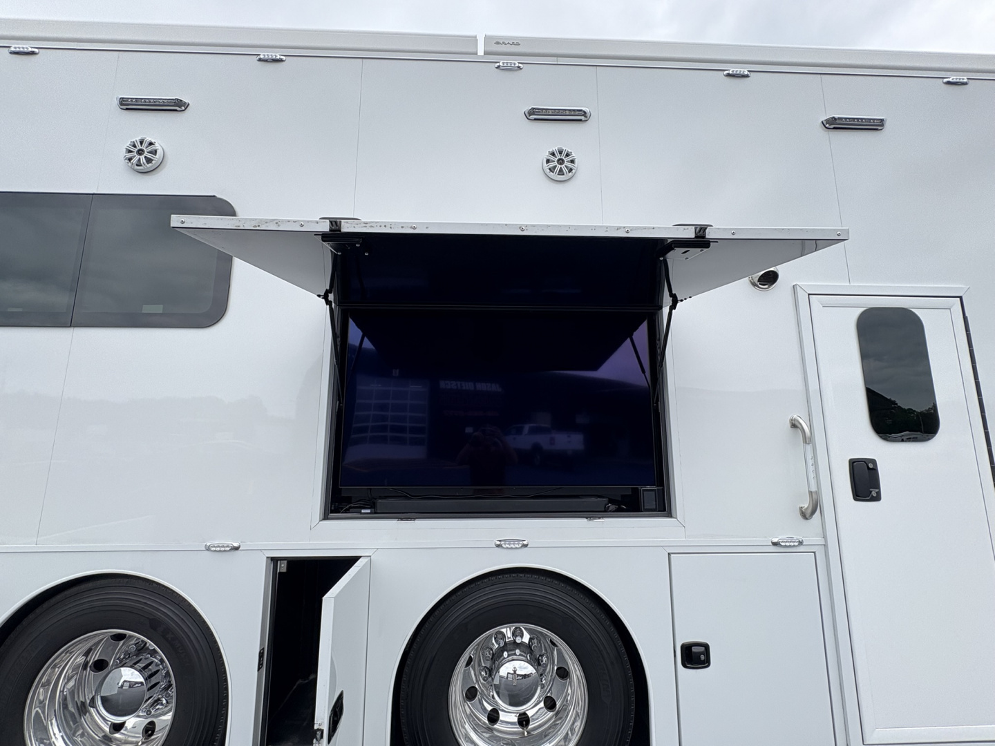 Used JDCC 46ft Motorhome 2 Bath