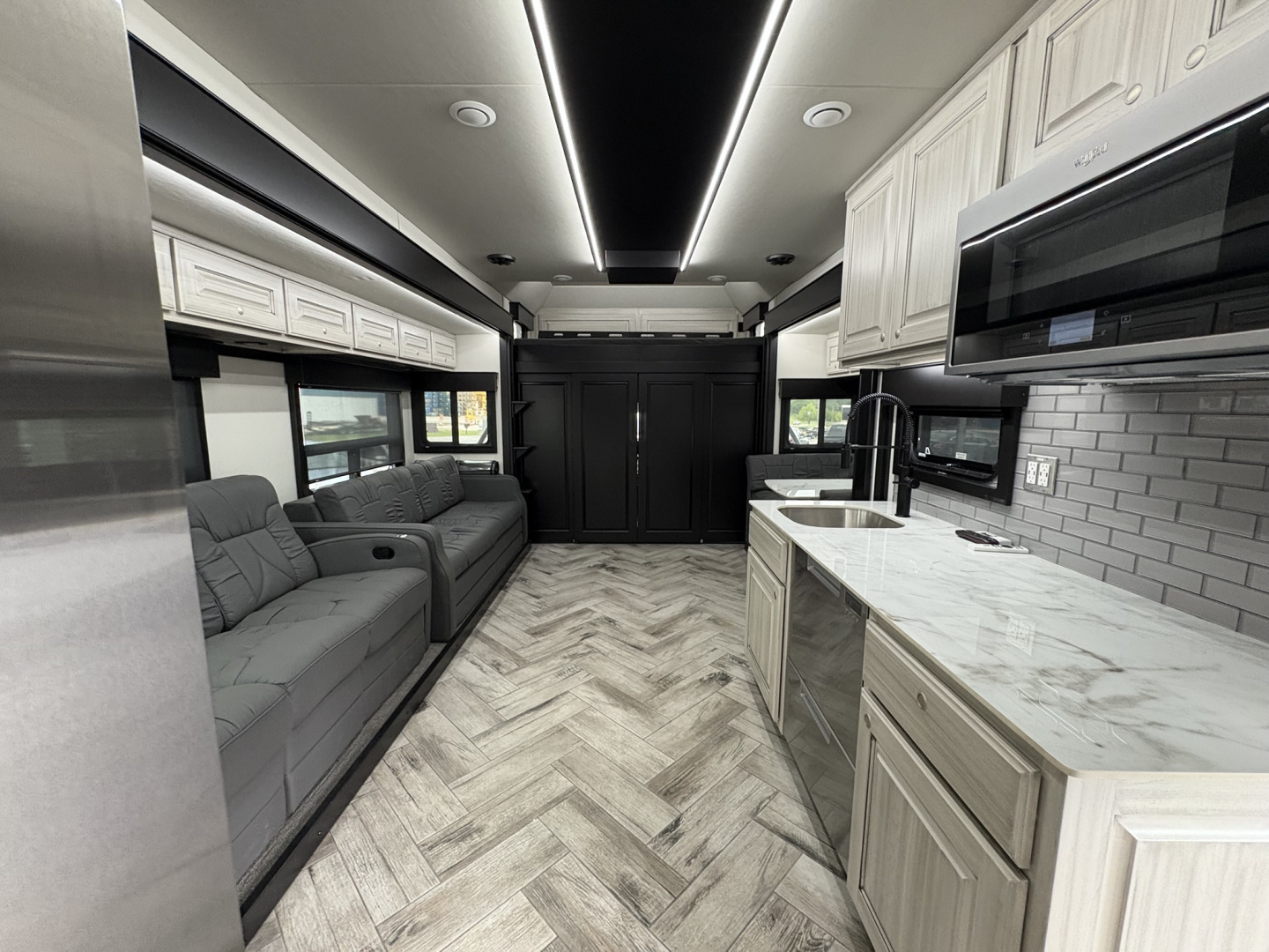 Used JDCC 46ft Motorhome 2 Bath