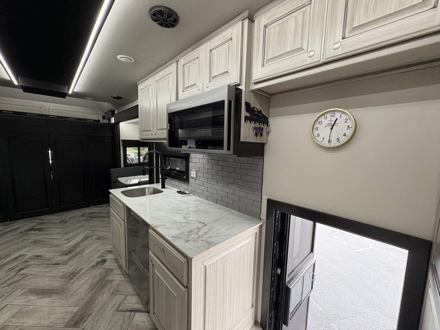 Used JDCC 46ft Motorhome 2 Bath