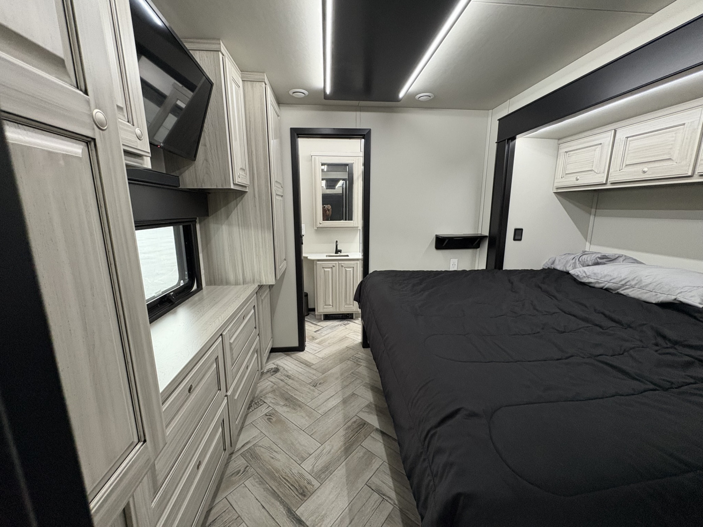 Used JDCC 46ft Motorhome 2 Bath