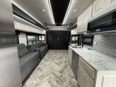 Used JDCC 46ft Motorhome 2 Bath