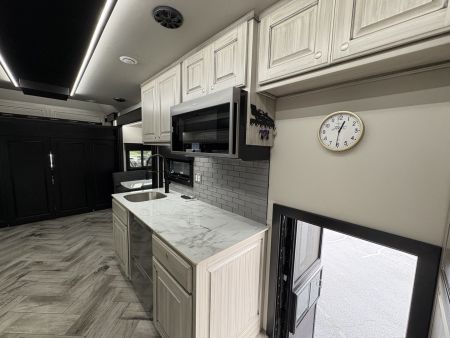 Used JDCC 46ft Motorhome 2 Bath