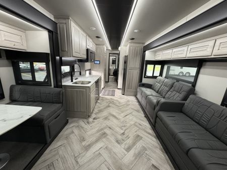 Used JDCC 46ft Motorhome 2 Bath