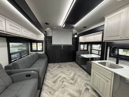 Used JDCC 46ft Motorhome 2 Bath