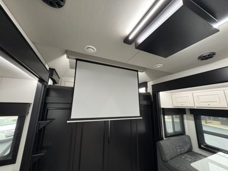 Used JDCC 46ft Motorhome 2 Bath
