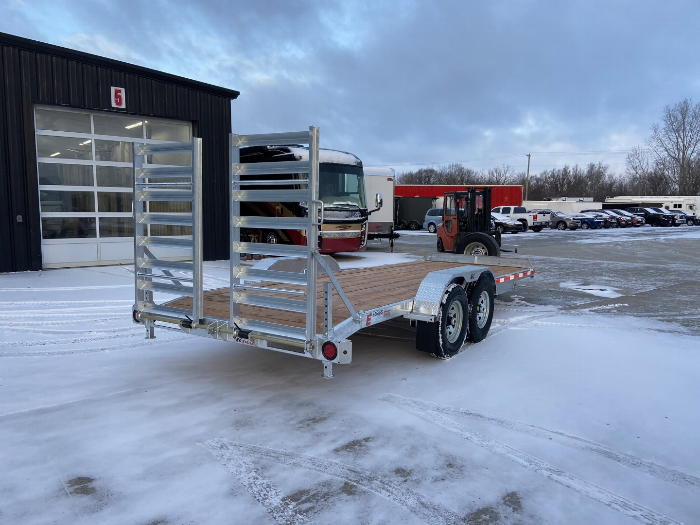New 2025 K-Trail CH20-14K Equipment Trailer 18+2