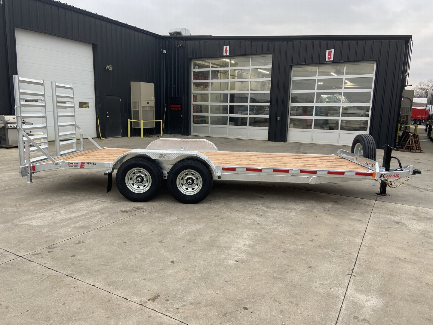 New 2025 K-Trail CH20-14K Equipment Trailer 18+2
