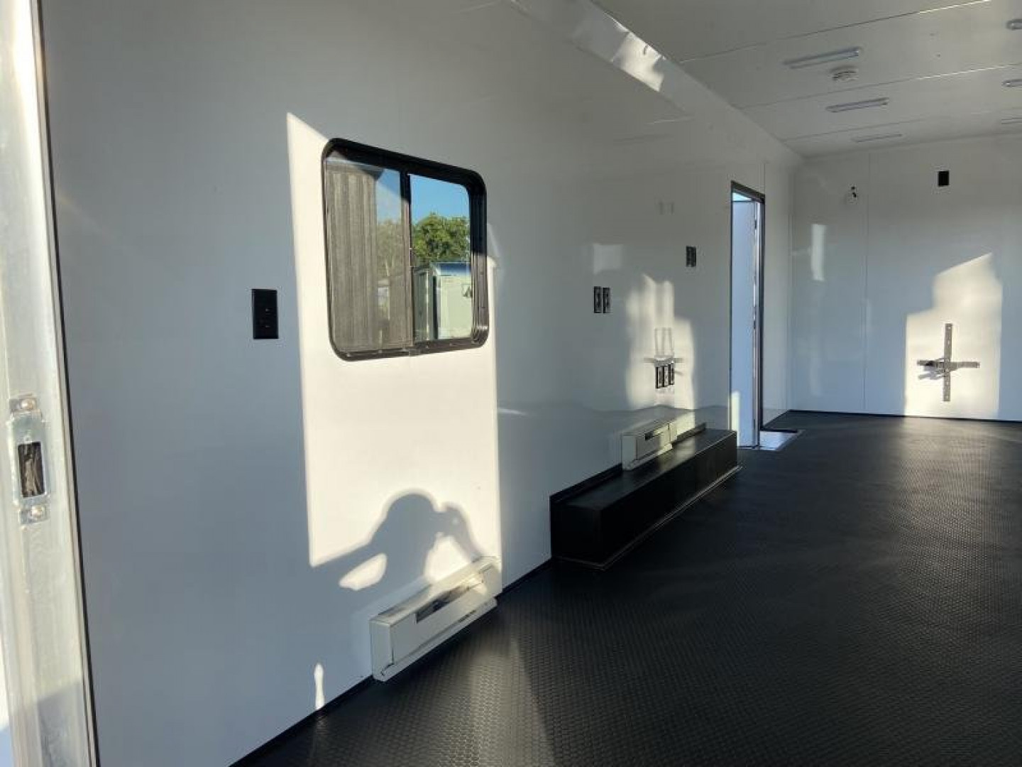 9×36 Gooseneck Trailer photo 6