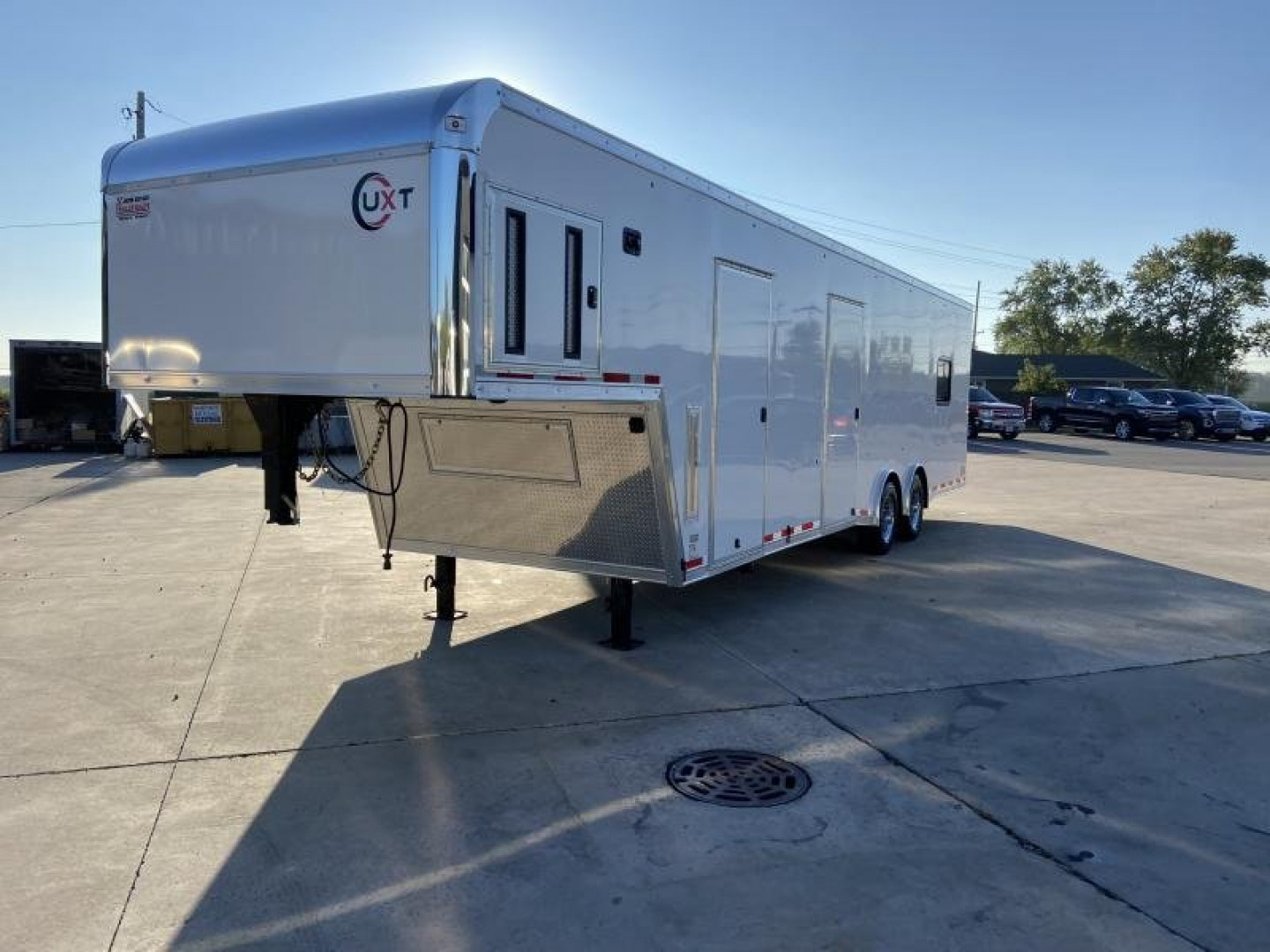 9×36 Gooseneck Trailer photo 3
