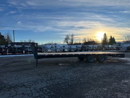 New 2025 Titan 30' Flatbed