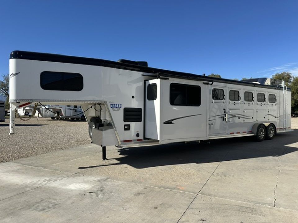 New 2024 Trails West 36' Classic 5 Horse 12x12 LQ w/ Slide Out