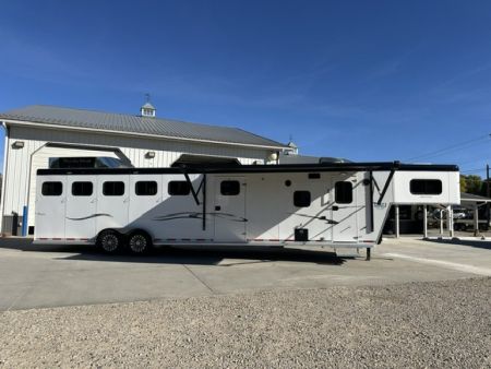 New 2024 Trails West 36' Classic 5 Horse 12x12 LQ w/ Slide Out