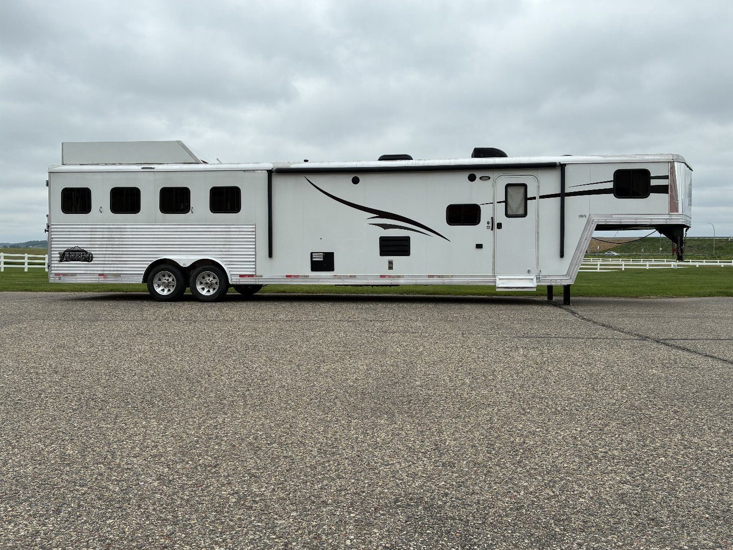 Used 2015 Bison 4H 15' LQHorse Trailer