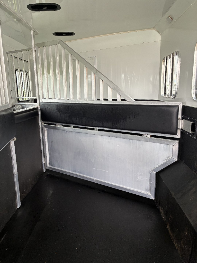 Used 2015 Bison 4H 15' LQHorse Trailer
