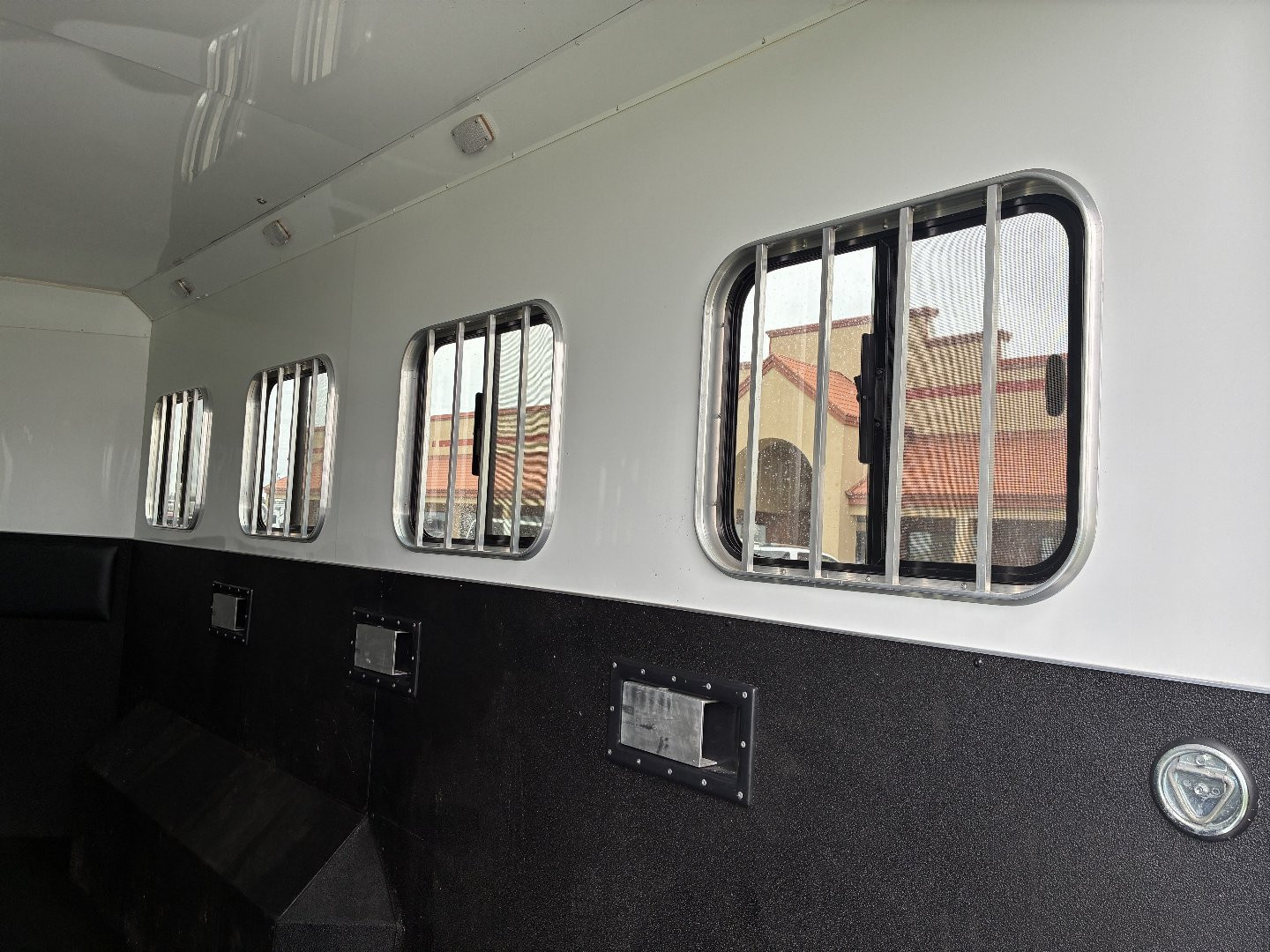 Used 2015 Bison 4H 15' LQHorse Trailer