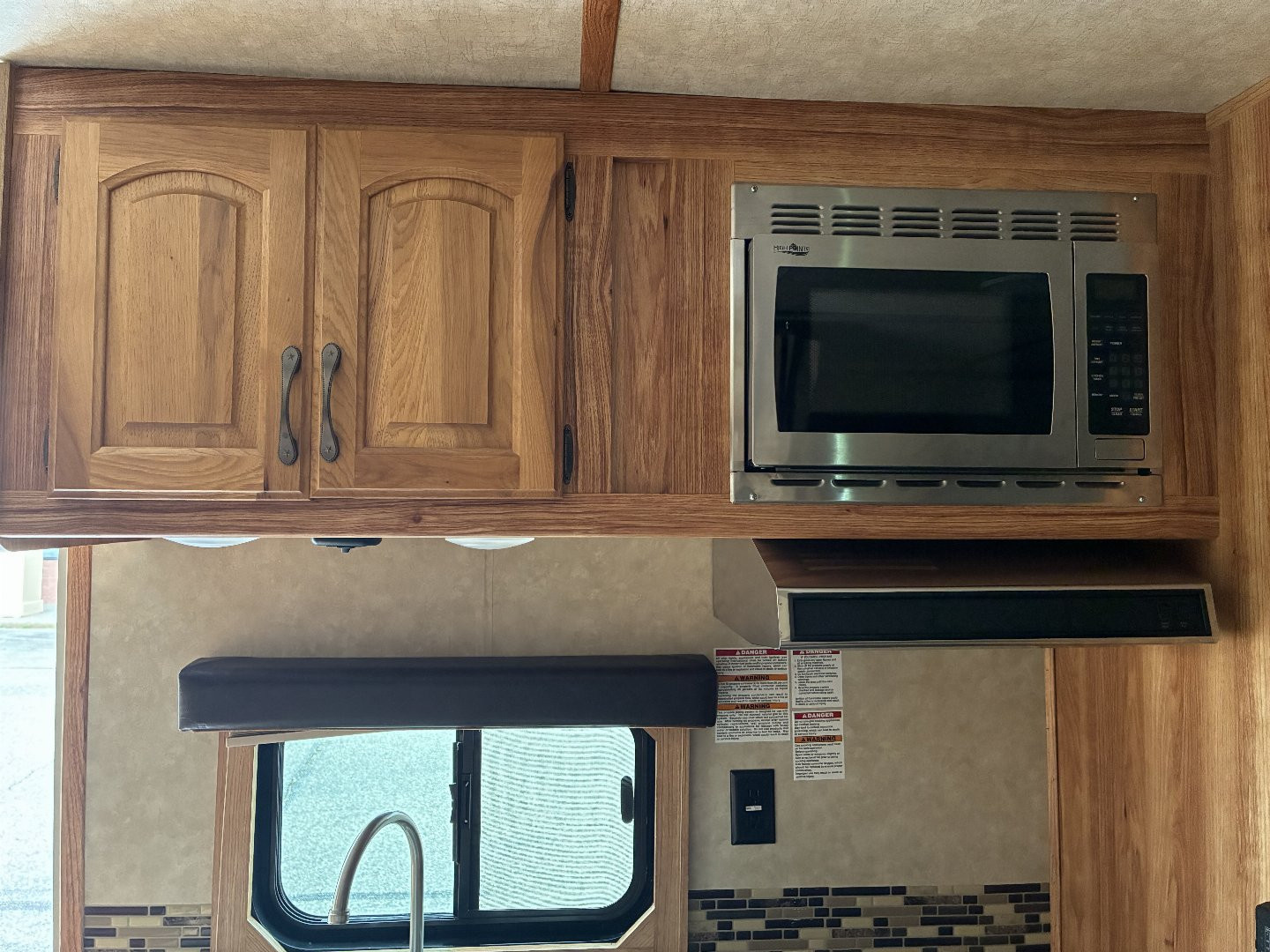 Used 2015 Bison 4H 15' LQHorse Trailer