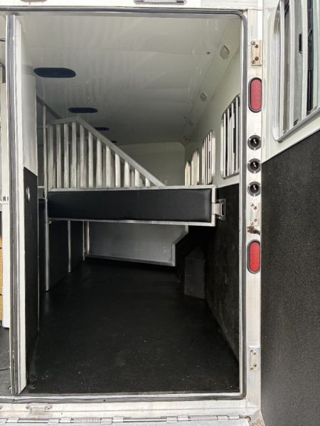 Used 2015 Bison 4H 15' LQHorse Trailer