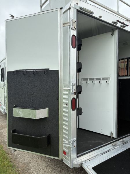 Used 2015 Bison 4H 15' LQHorse Trailer