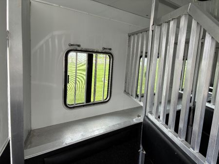 Used 2015 Bison 4H 15' LQHorse Trailer