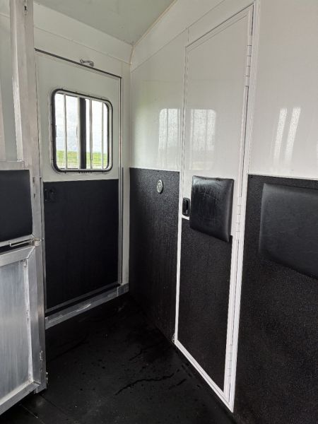 Used 2015 Bison 4H 15' LQHorse Trailer