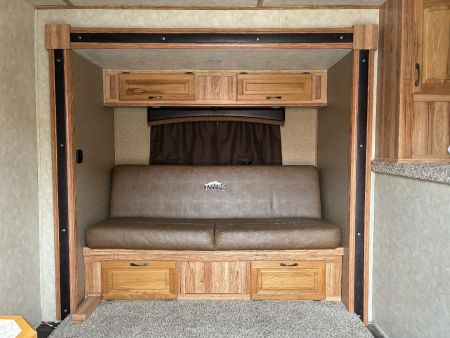 Used 2015 Bison 4H 15' LQHorse Trailer