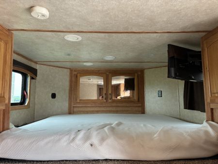 Used 2015 Bison 4H 15' LQHorse Trailer