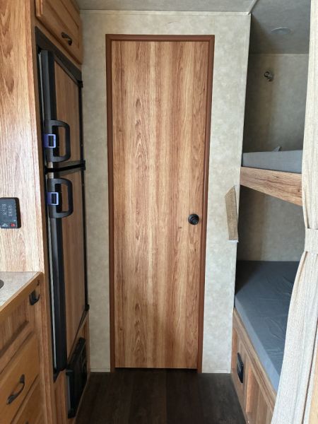 Used 2015 Bison 4H 15' LQHorse Trailer