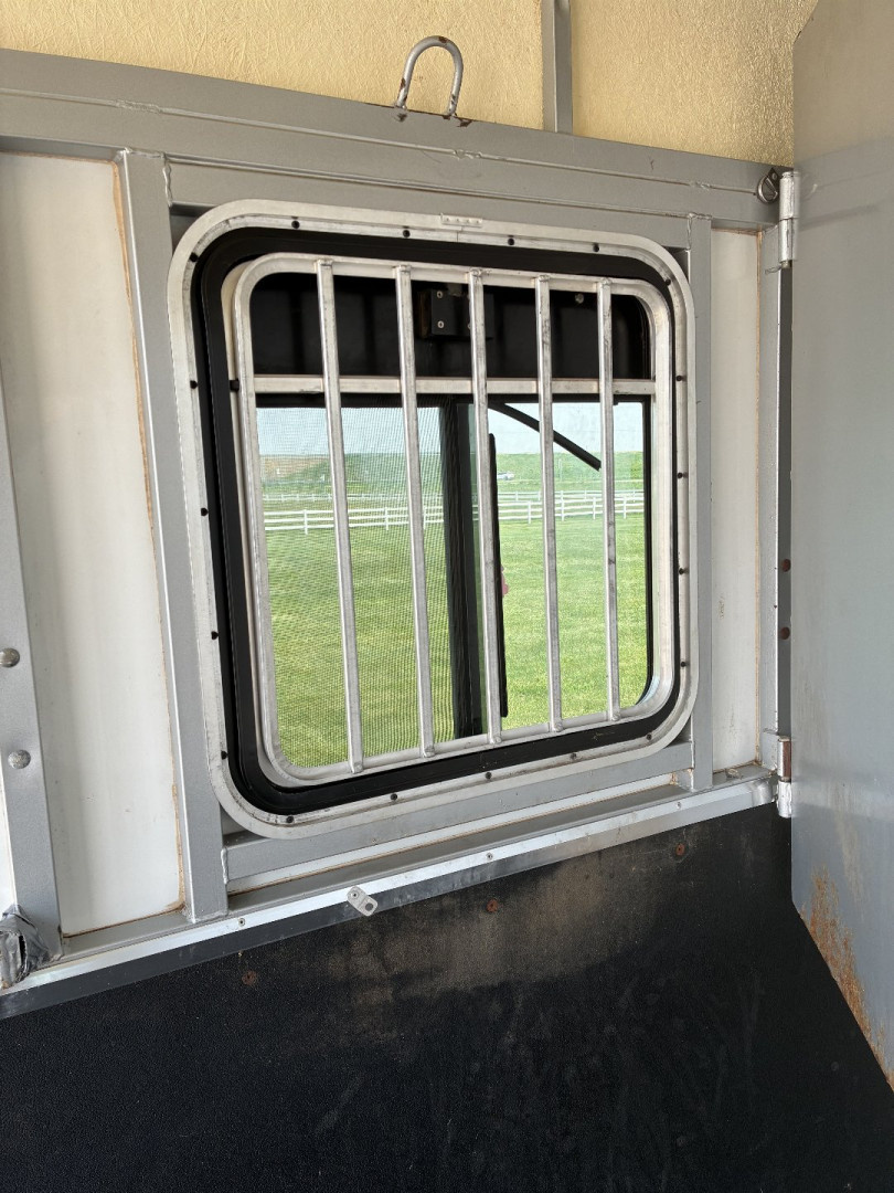 Used 2004 Kiefer Manufacturing 3H BP Horse Trailer