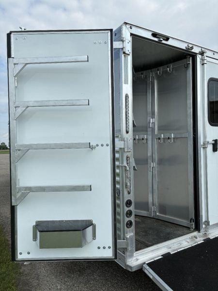 Used 2023 SMC 3H 9'LQ Horse Trailer