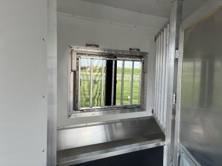 Used 2023 SMC 3H 9'LQ Horse Trailer