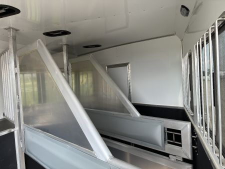 Used 2023 SMC 3H 9'LQ Horse Trailer