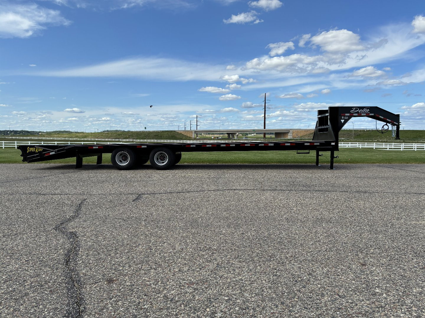 New 2025 Delta Mfg 210GN 32' x 8'6" GN Flatbed Trailer