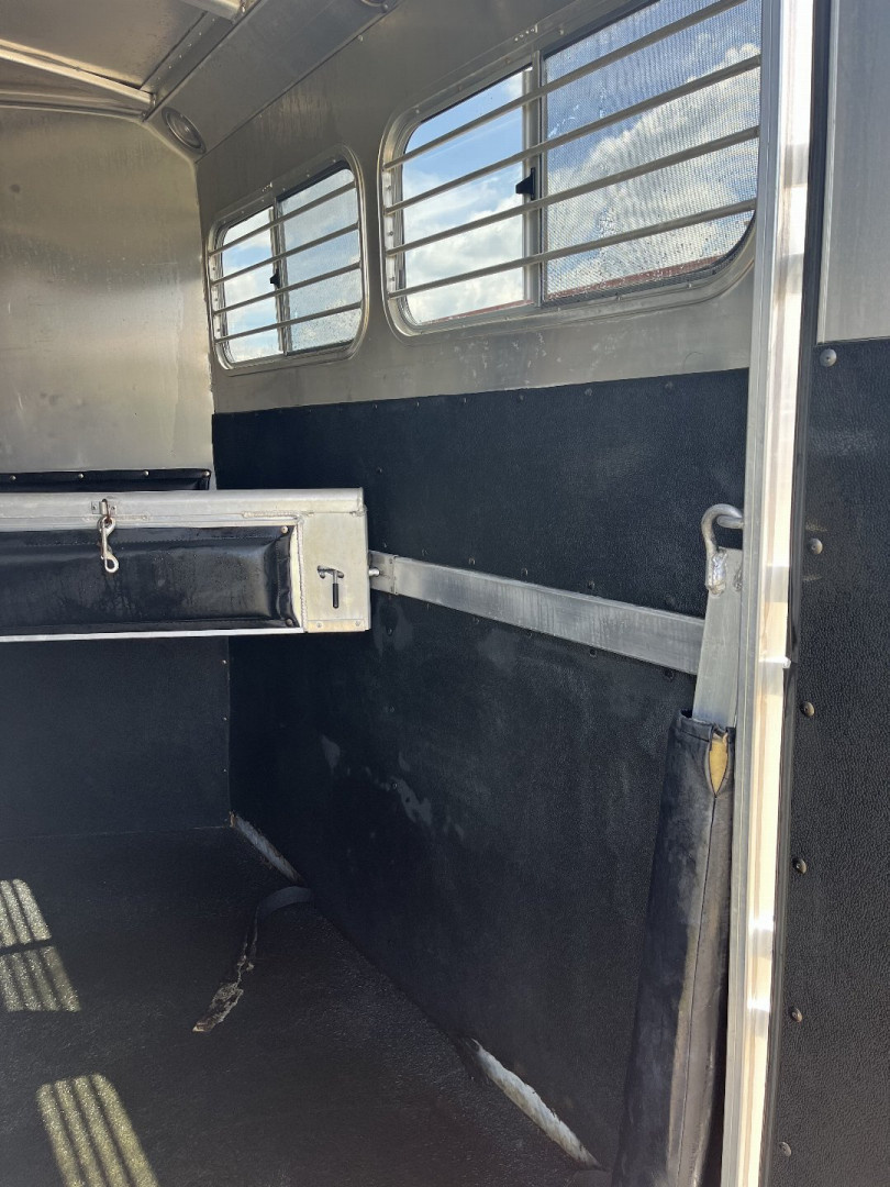 New 2002 4 Star 2H Slant BP Horse Trailer