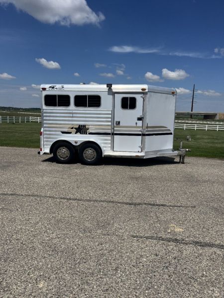 New 2002 4 Star 2H Slant BP Horse Trailer