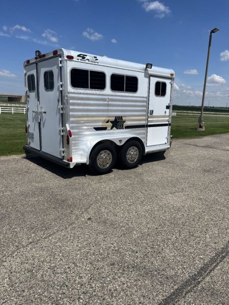New 2002 4 Star 2H Slant BP Horse Trailer