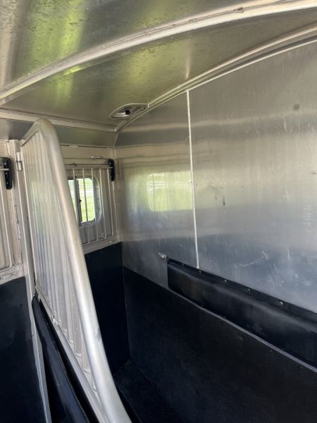 New 2002 4 Star 2H Slant BP Horse Trailer