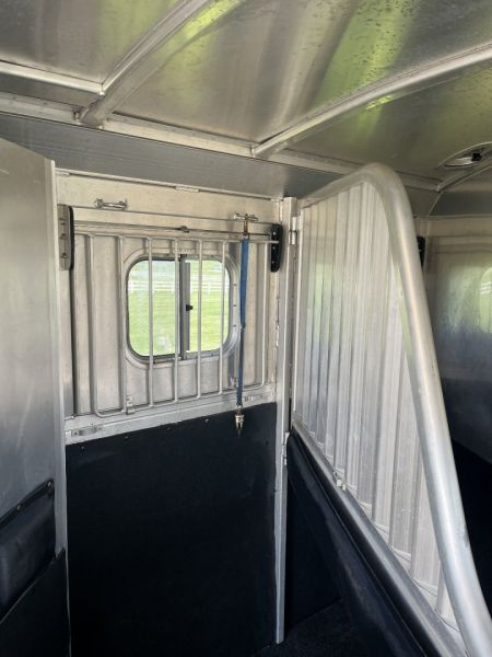 New 2002 4 Star 2H Slant BP Horse Trailer