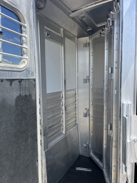 New 2002 4 Star 2H Slant BP Horse Trailer