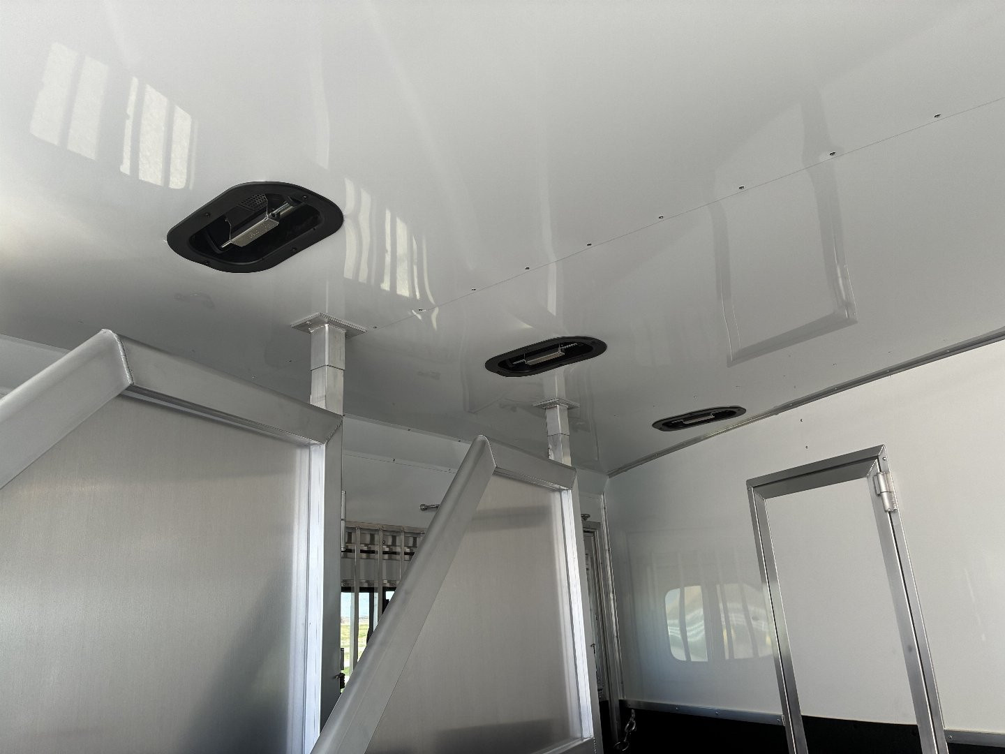 New 2025 Lakota 3H 15' LQ Charger