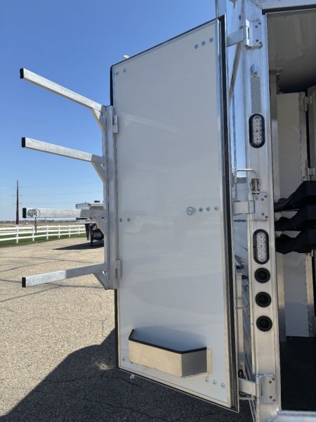 New 2025 Lakota 3H 15' LQ Charger