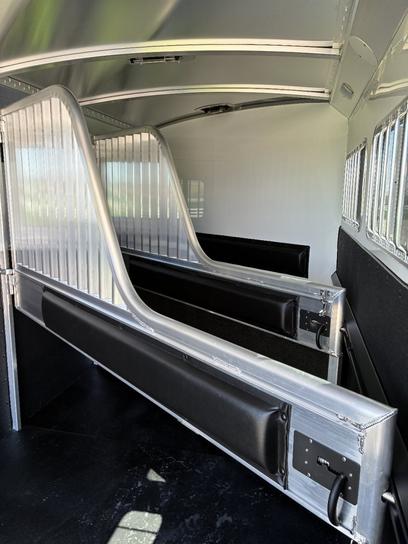 New 2026 4-Star Trailers 3H GN Horse Trailer