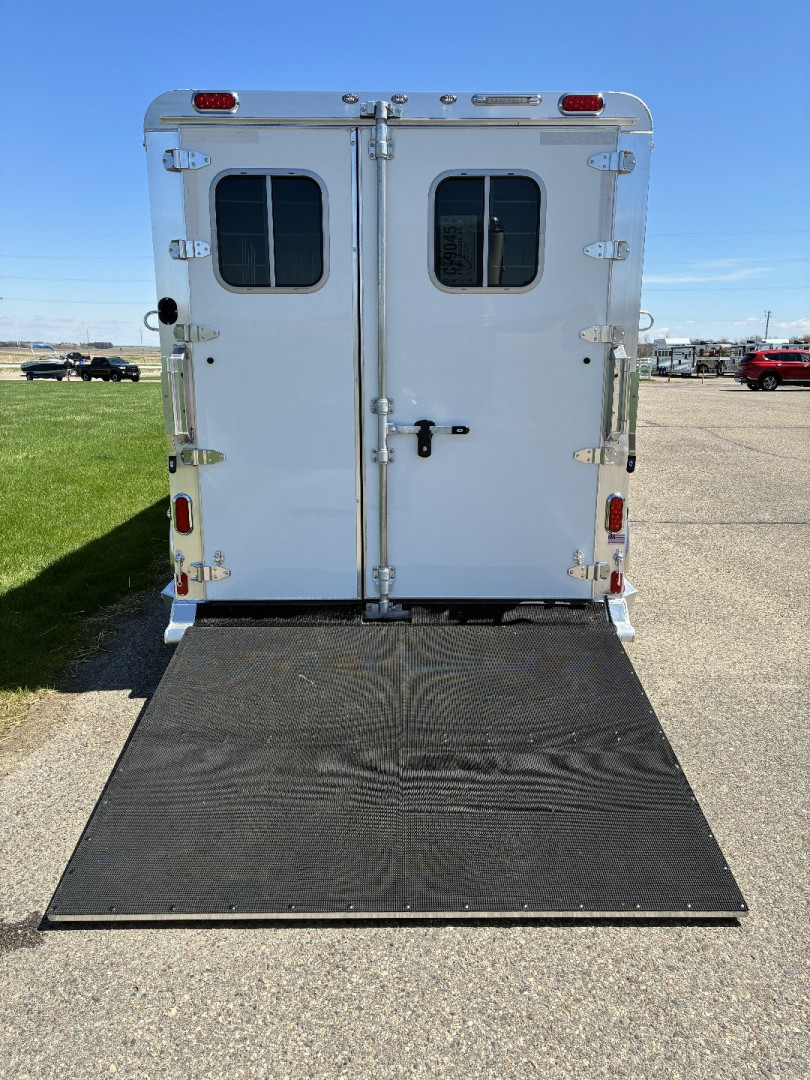 New 2026 4-Star Trailers 3H GN Horse Trailer